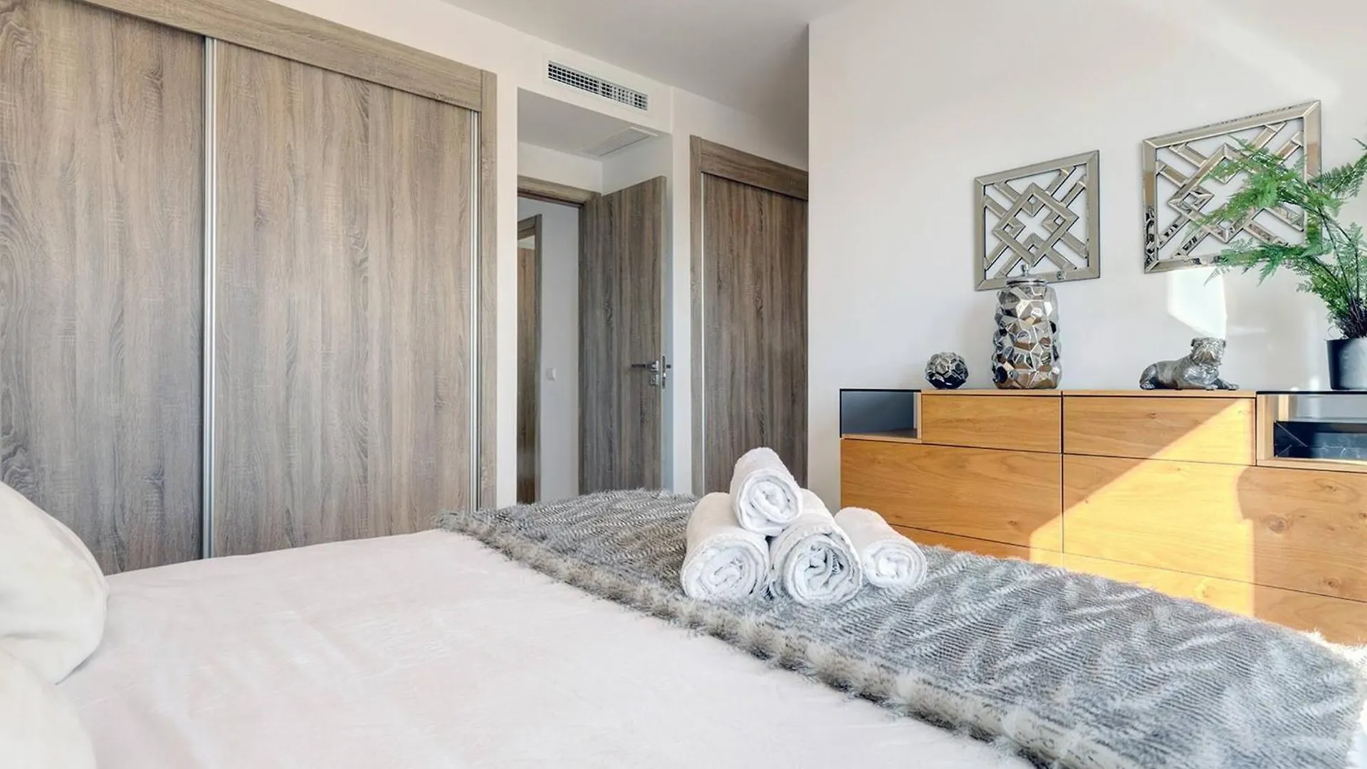007 Modern 3 Bed Frontline Golf Townhouse In La Cala Golf Resort With Mountain Views Málaga Hébergement de vacances