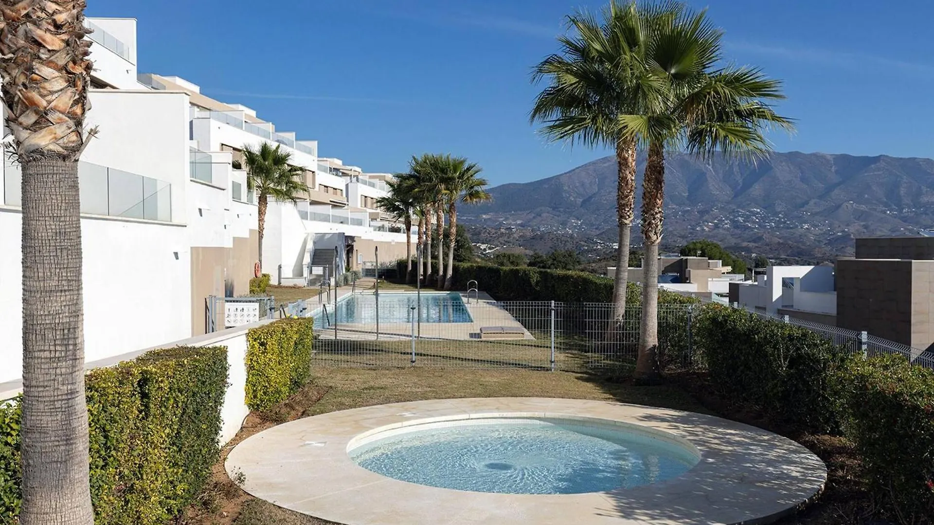 007 Modern 3 Bed Frontline Golf Townhouse In La Cala Golf Resort With Mountain Views Málaga Espagne