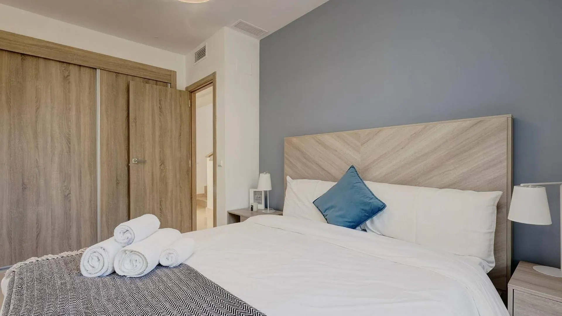 Hébergement de vacances 007 Modern 3 Bed Frontline Golf Townhouse In La Cala Golf Resort With Mountain Views Málaga