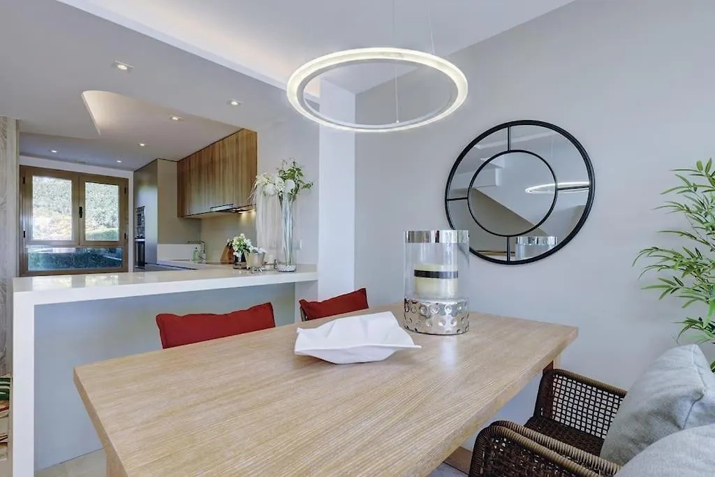 007 Modern 3 Bed Frontline Golf Townhouse In La Cala Golf Resort With Mountain Views マラガ 別荘